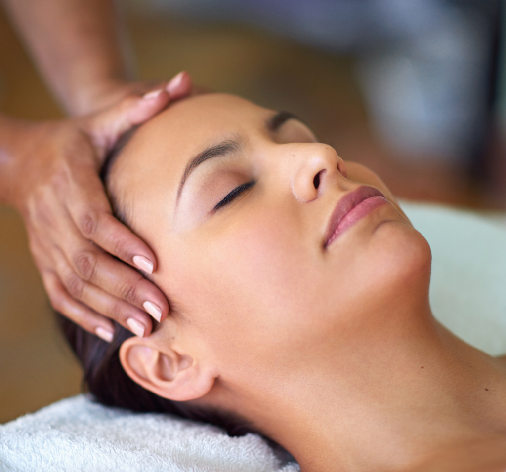 14 woman receiving a relaxing massage